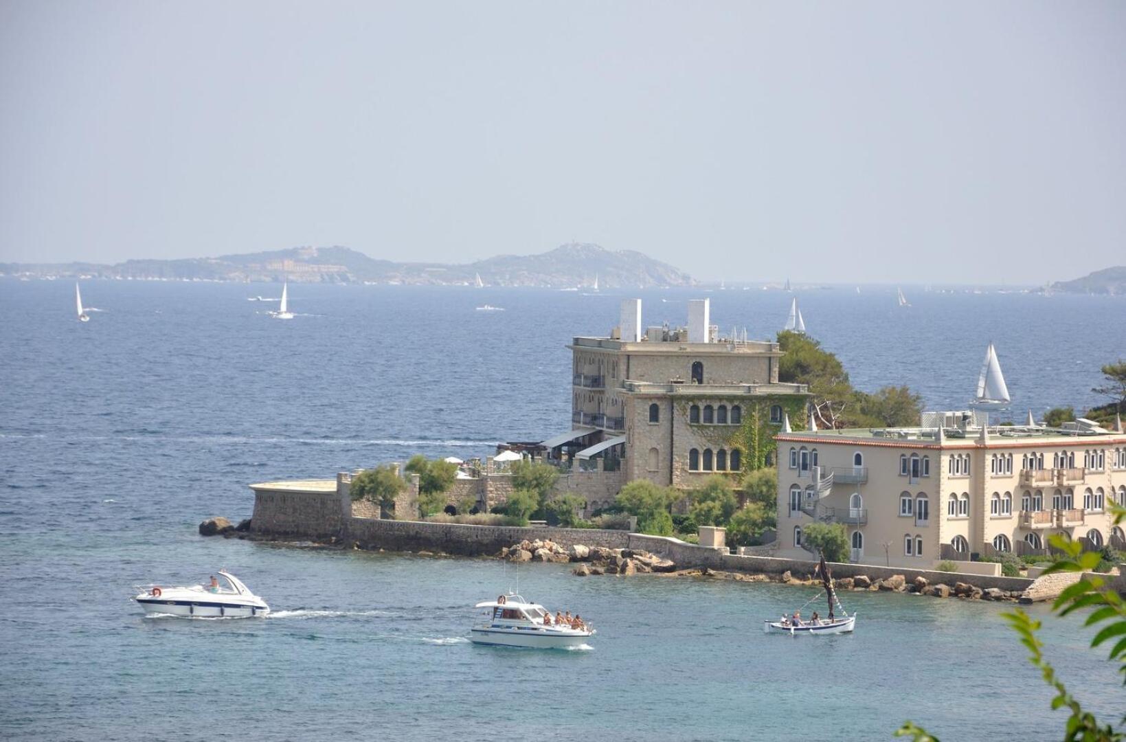 Appartement Coup De Coeur Centre Village Et Plage Climatise 3 Etoiles Terra Cigala Bandol Exterior photo